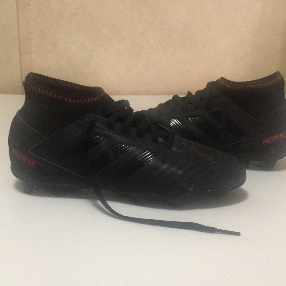 Adidas predator Boys soccer shoes
